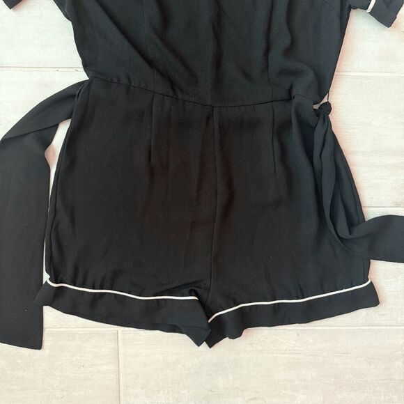 Forever 21 Romper Black with Contrast White Trim Chic Style Shorts Belt Zipper M - Picture 2 of 7